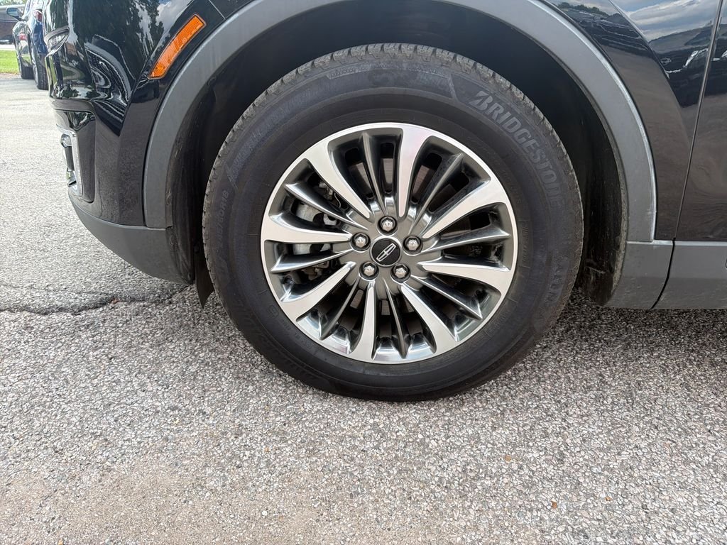 Used 2019 Black Lincoln Select image 10