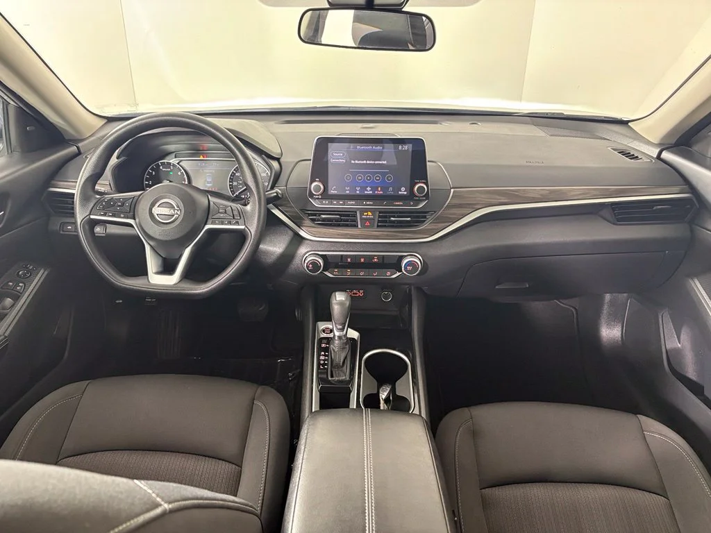 Used 2024 Silver Nissan 2.5 SV image 37