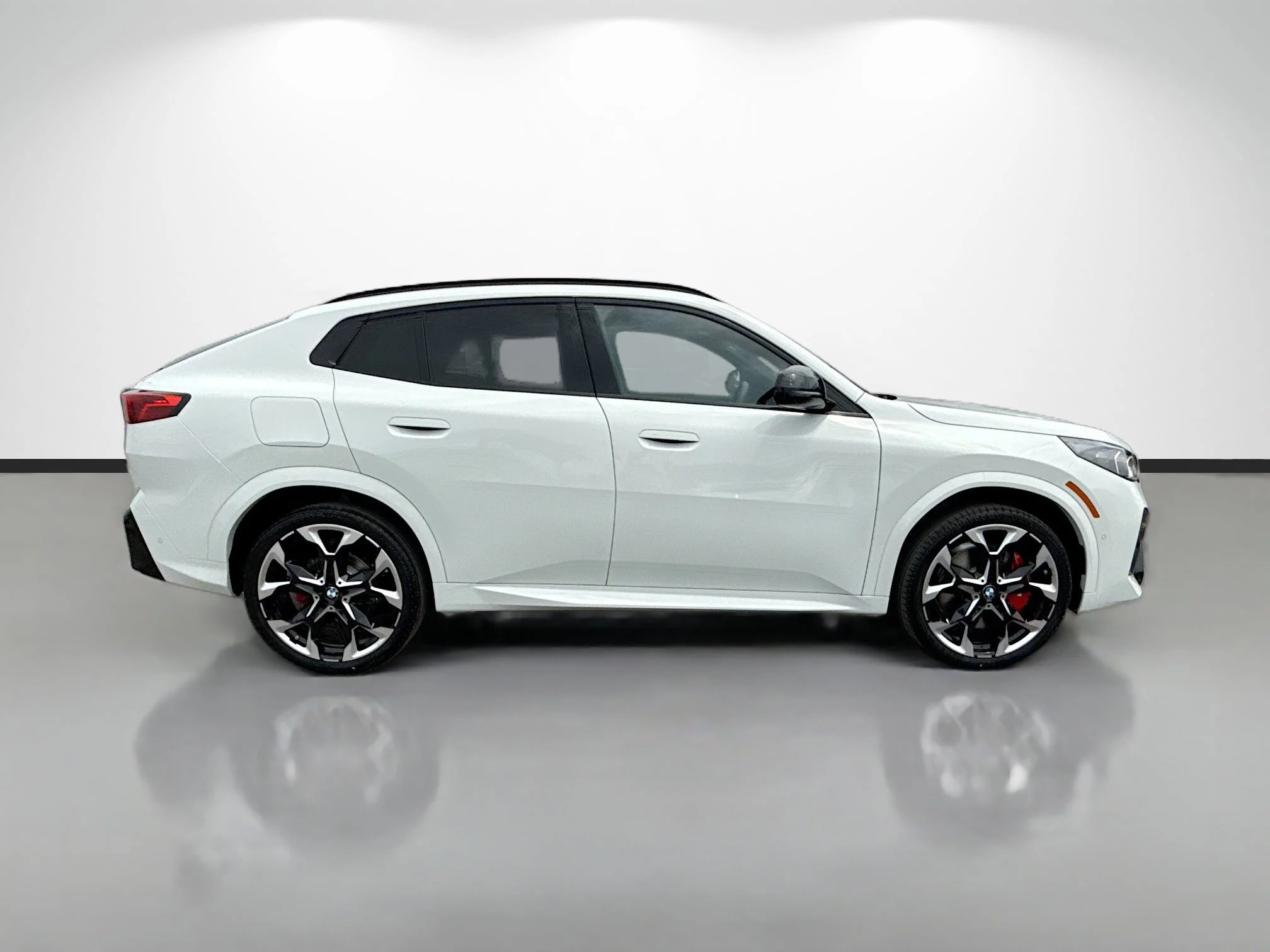 New 2026 Alpine White BMW xDrive28i image 2