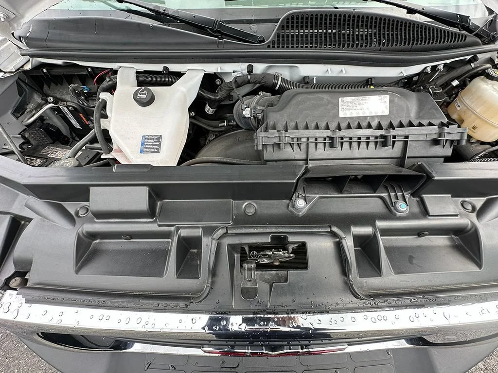 Used 2025 Summit White GMC Work Van image 37