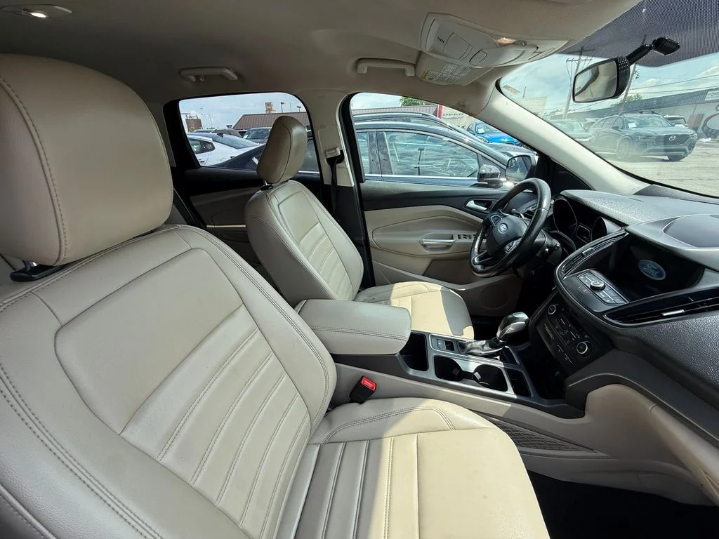 Used 2019 Gray Ford SEL image 24