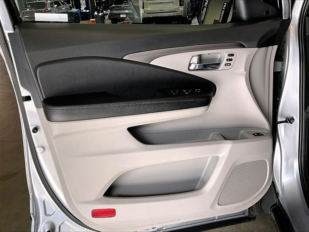 Used 2019 Gray Honda EX-L image 9
