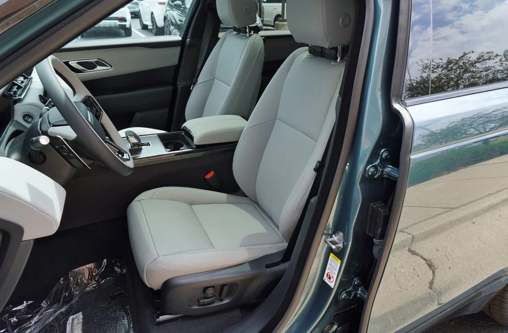 Certified Used 2026 Green Land Rover Dynamic SE image 13
