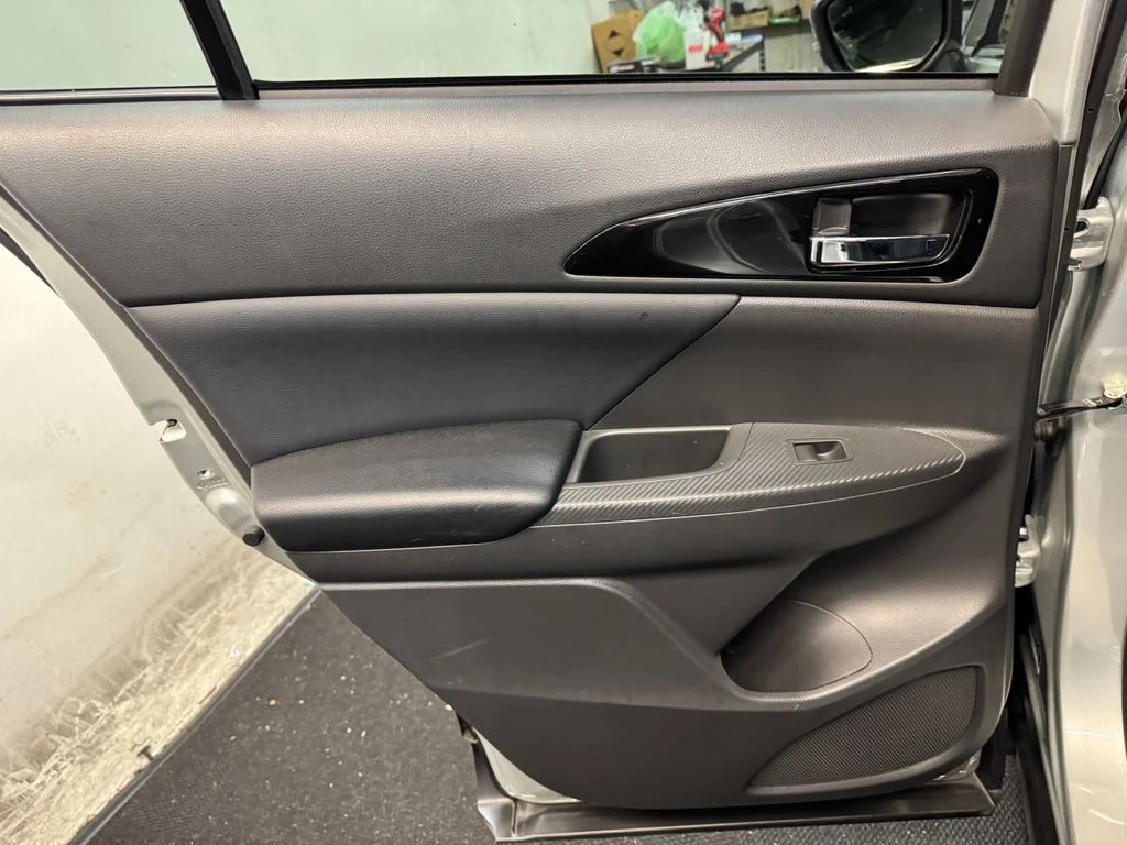 Used 2025 Silver Mitsubishi SE image 16