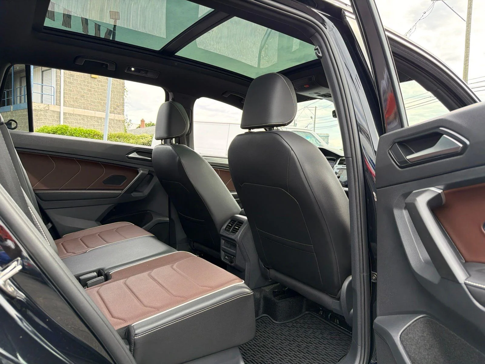 2024 Volkswagen Tiguan SEL R-LINE - Photo 20