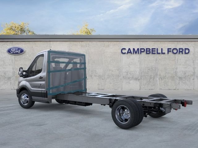 New 2026 Carbonized Gray Metallic Ford Cutaway image 4