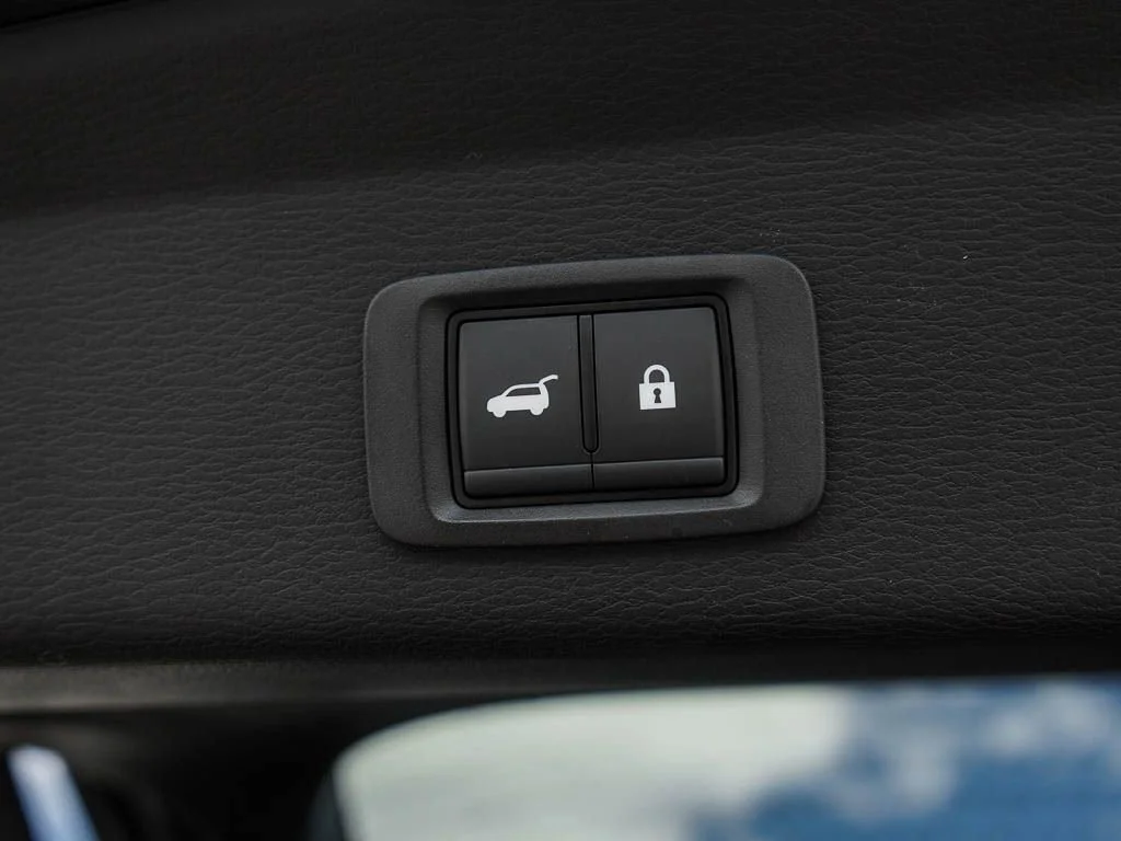 2025 Mitsubishi Outlander Plug-in Hybrid Platinum Edition - Photo 9