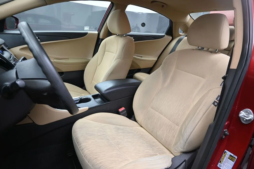 Used 2011 Red Hyundai GLS image 18