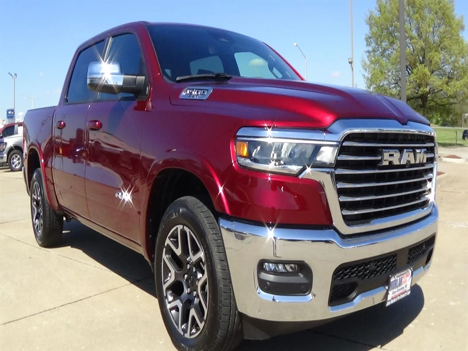 Used 2025 Delmonico Red Pearl Coat (prv) RAM Laramie image 4