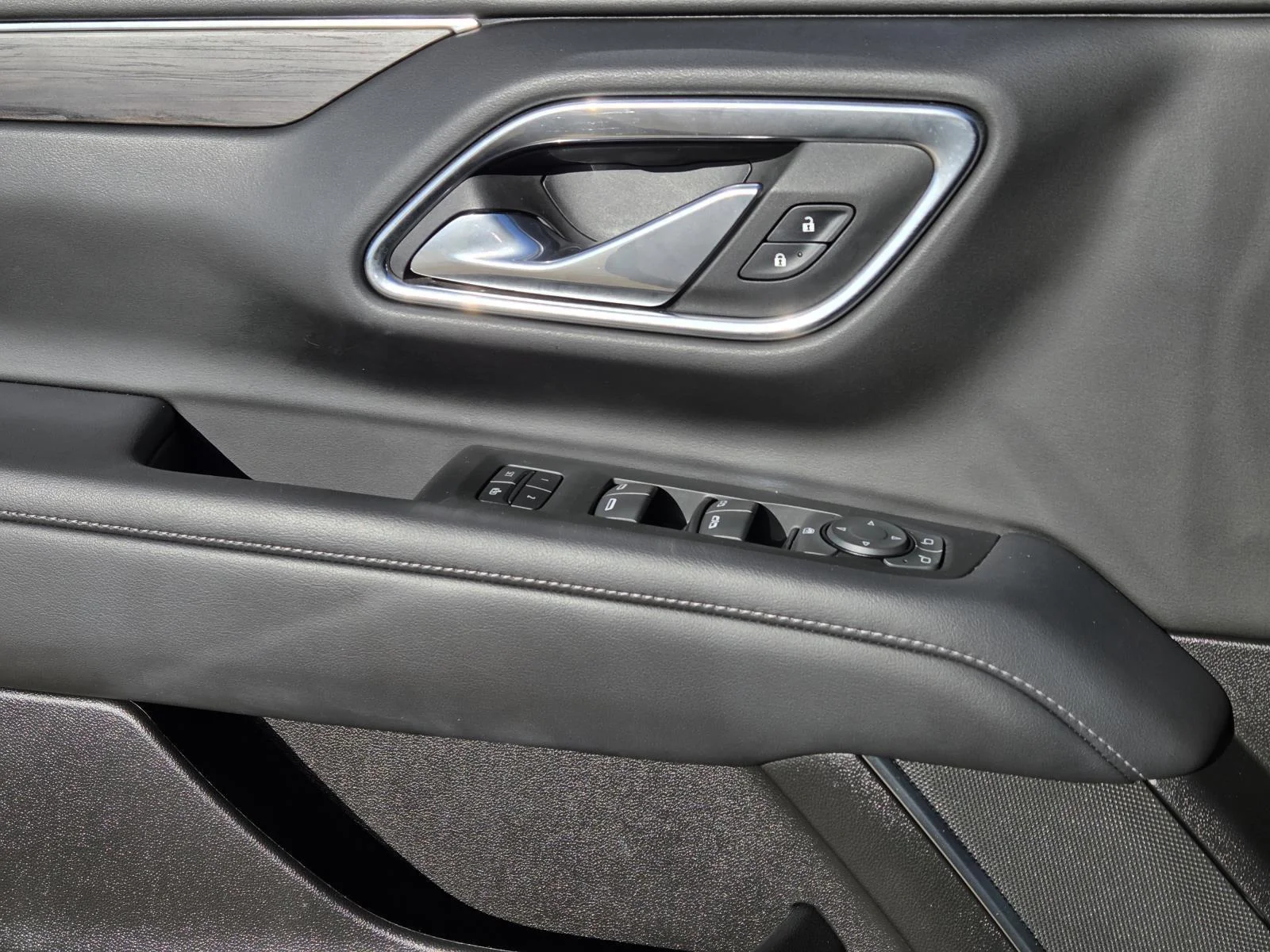 Used 2023 Midnight Blue Metallic Chevrolet Z71 image 32