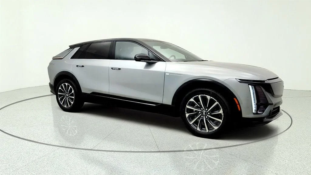 Used 2026 Argent Silver Metallic Cadillac 4dr Sport w/ AWD Propulsion & NACS Adapter image 3