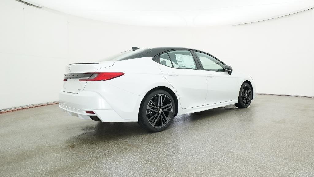 New 2026 Wind Chill Pearl with Midnight Black Metallic roof Toyota XSE image 5