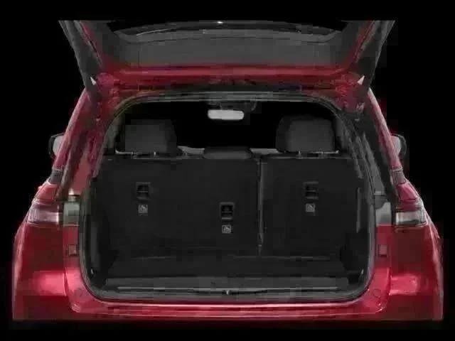 New 2025 Silver Zynith Exterior Paint Jeep Laredo X image 8