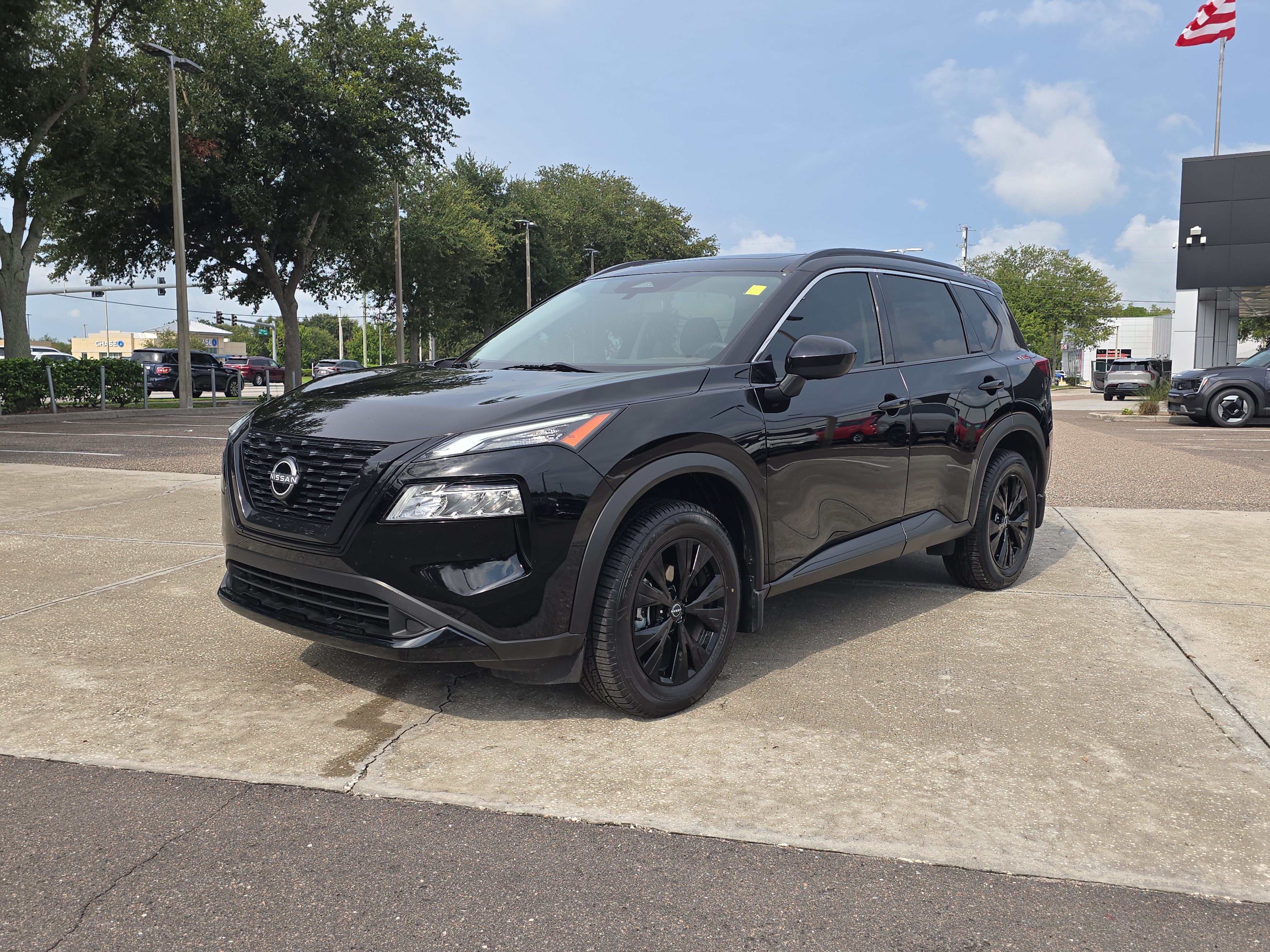 Used 2023 Super Black Nissan SV image 4