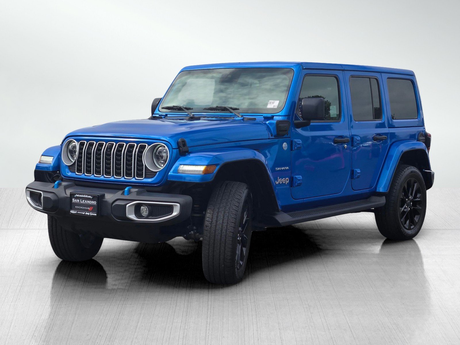 Certified Used 2024 Hydro Blue Pearlcoat Jeep Sahara image 3