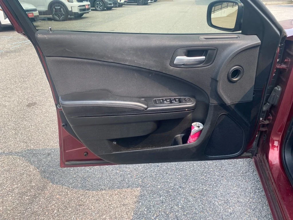 Used 2018 Red Dodge SXT image 10
