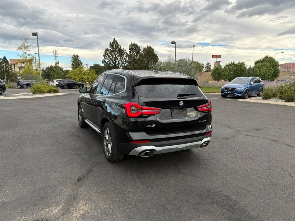 Used 2024 Black Sapphire Metallic BMW xDrive30i image 3