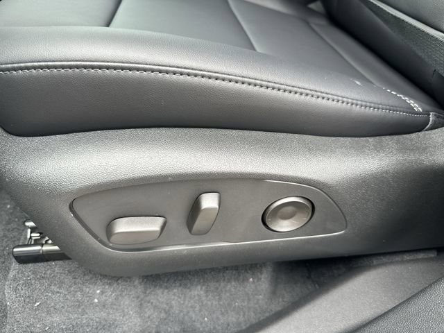 New 2026 Glacier White Tricoat GMC Elevation image 16