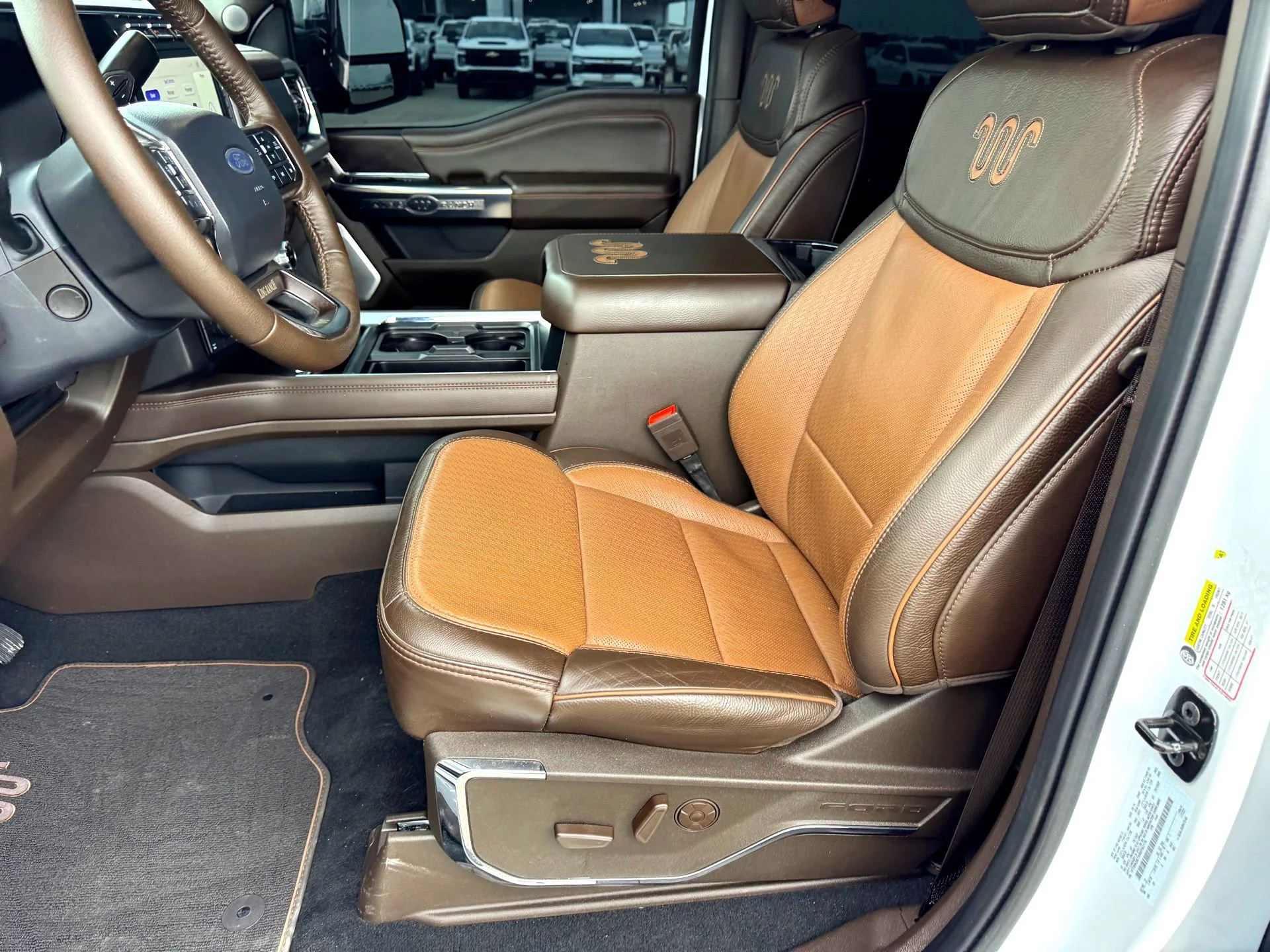 Used 2024  Ford King Ranch image 12
