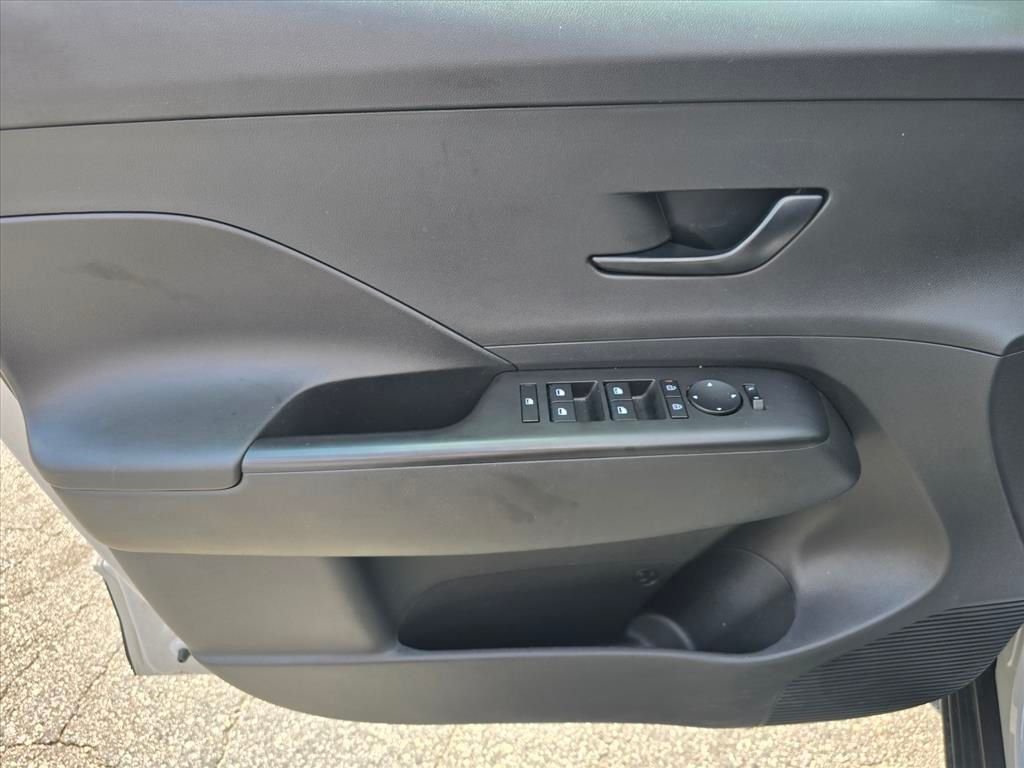 Used 2025 Gray Hyundai SEL image 9