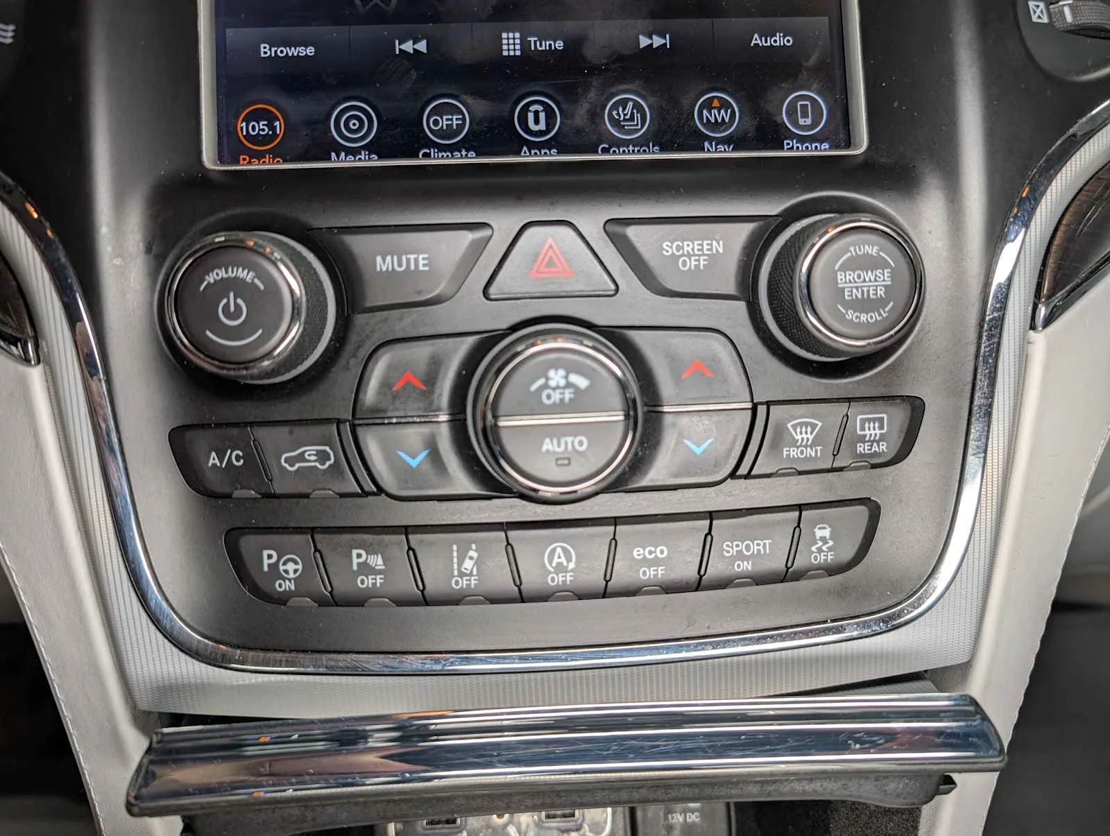 Used 2018 Granite Crystal Metallic Clearcoat Jeep Summit image 36