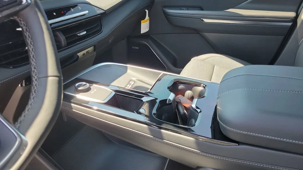 New 2026 Iridescent White Tricoat Buick Sport Touring image 18