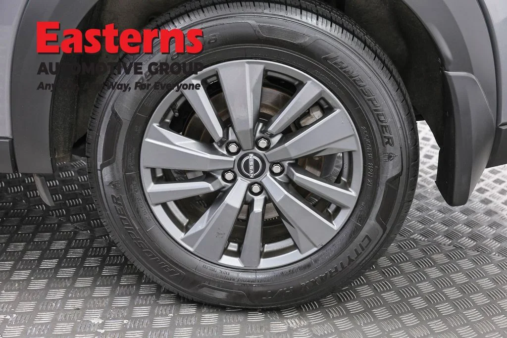 Used 2023 Gray Nissan SV image 35