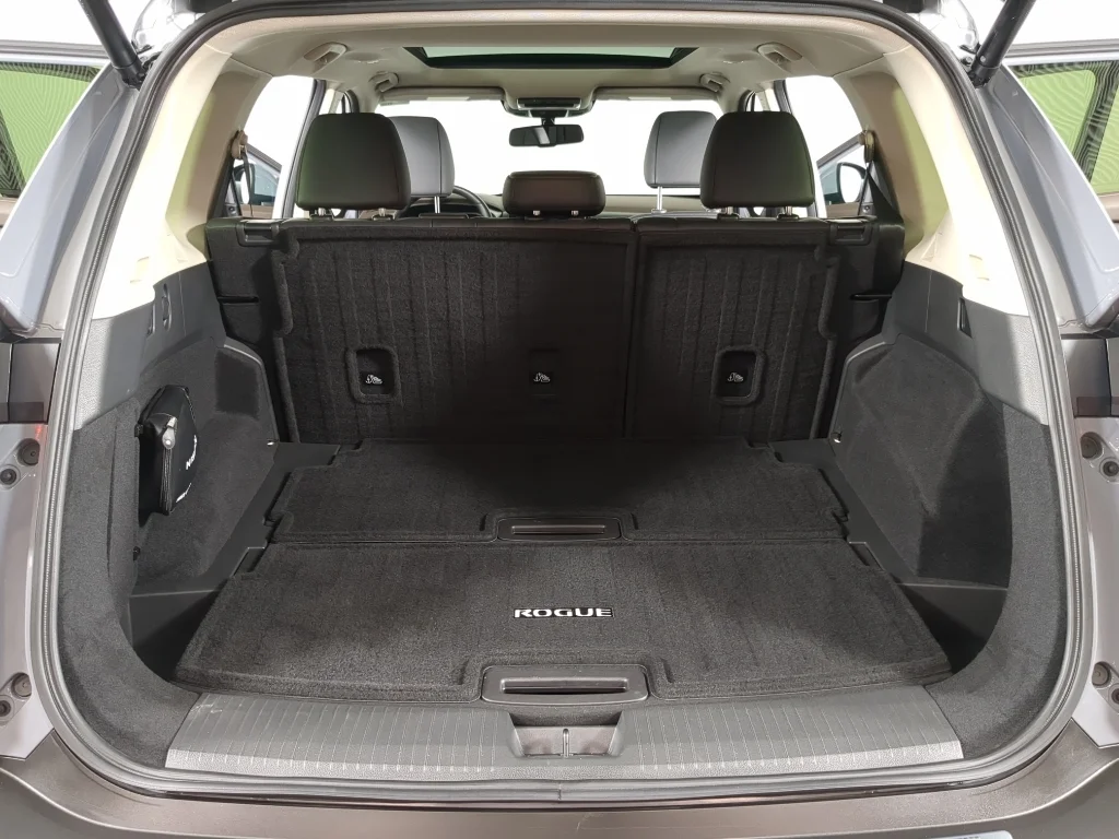 Certified Used 2023 Boulder Gray Pearl Nissan Platinum image 18