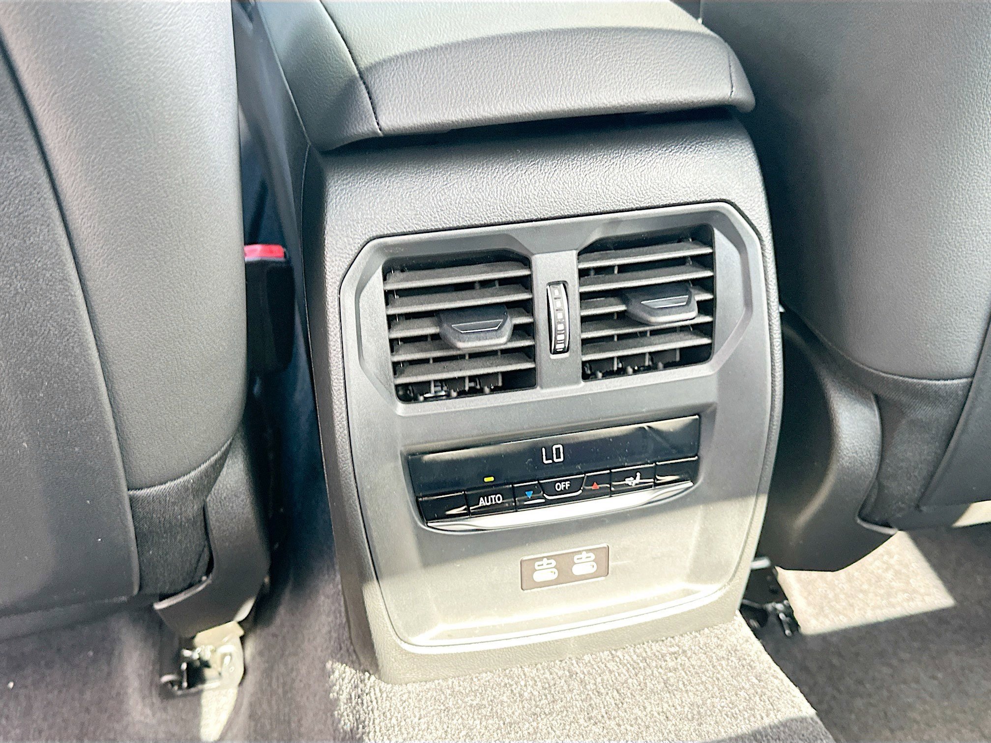 2026 BMW 3 Series 330i - Photo 19
