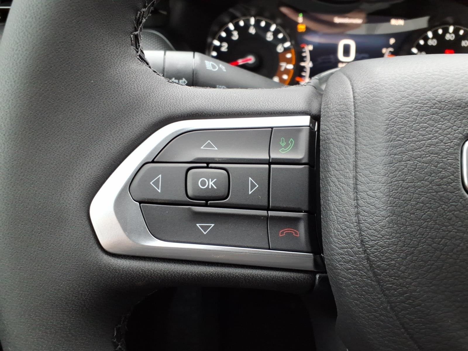 New 2026 Bright White Clearcoat Jeep Latitude Altitude image 14