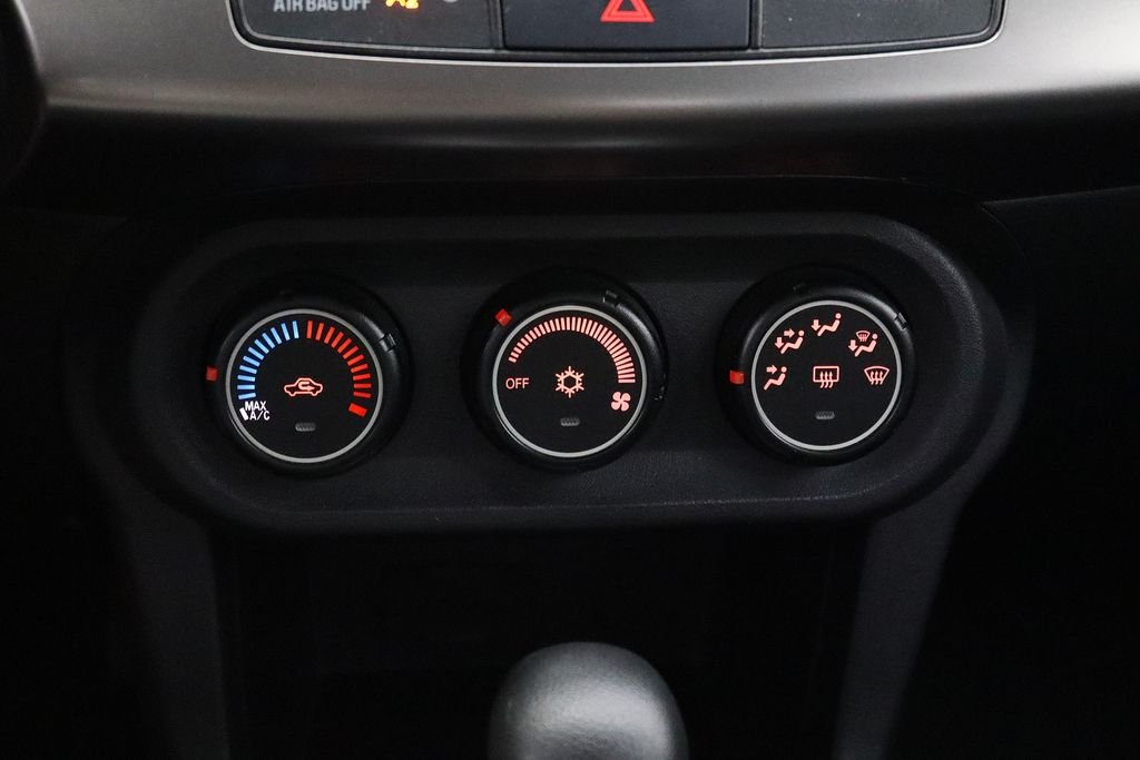 Used 2014 Silver Mitsubishi ES image 21