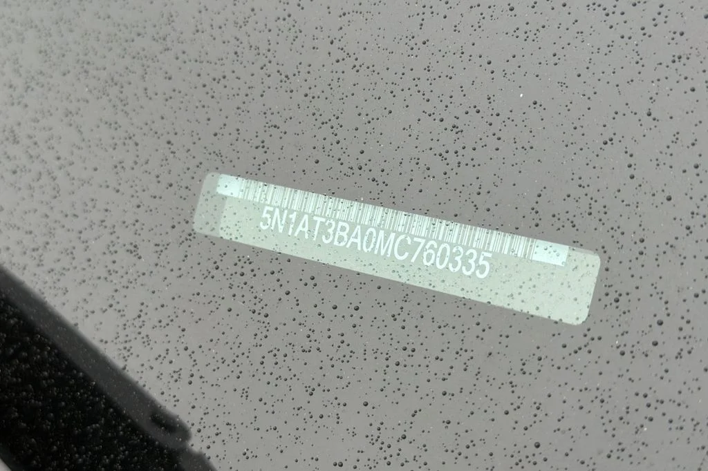 Used 2021 Brilliant Silver Metallic Nissan SV image 8