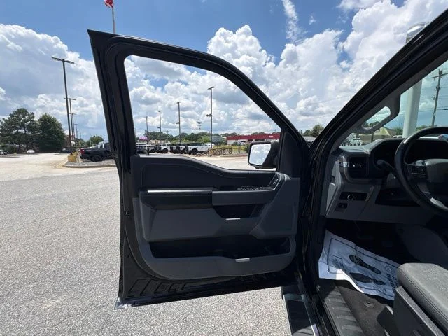 Used 2024 Black Ford XLT image 10