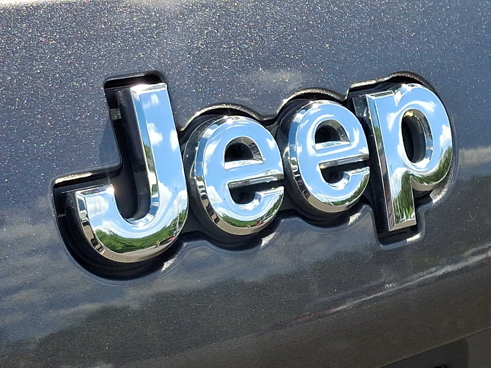 Used 2019 Granite Crystal Clearcoat Metallic Jeep Limited image 30