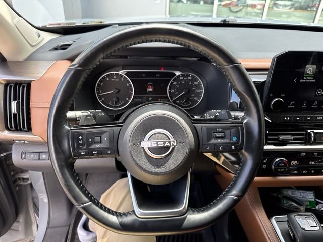 Used 2022 Gray Nissan Platinum image 7