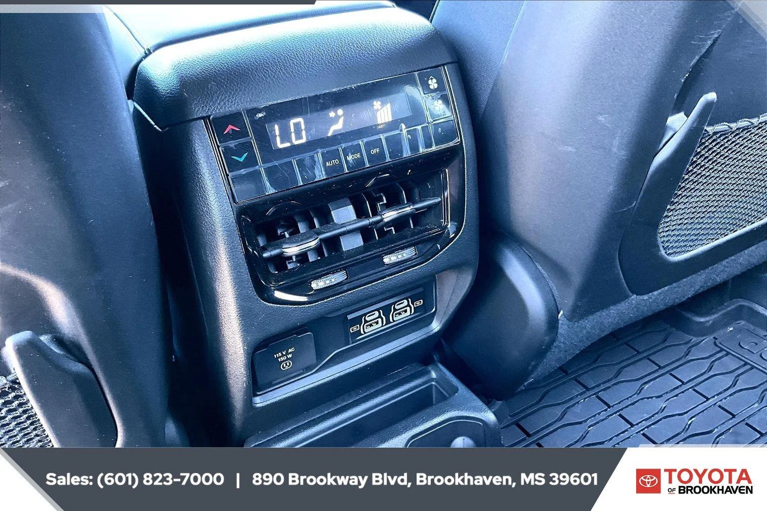 Used 2025 Silver Zynith Jeep Altitude X image 25