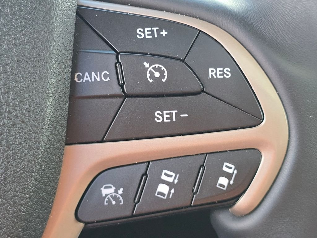 Used 2017 Bright White Clearcoat Jeep Summit image 35