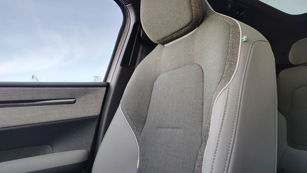 2026 Volvo EX30 Plus - Photo 18