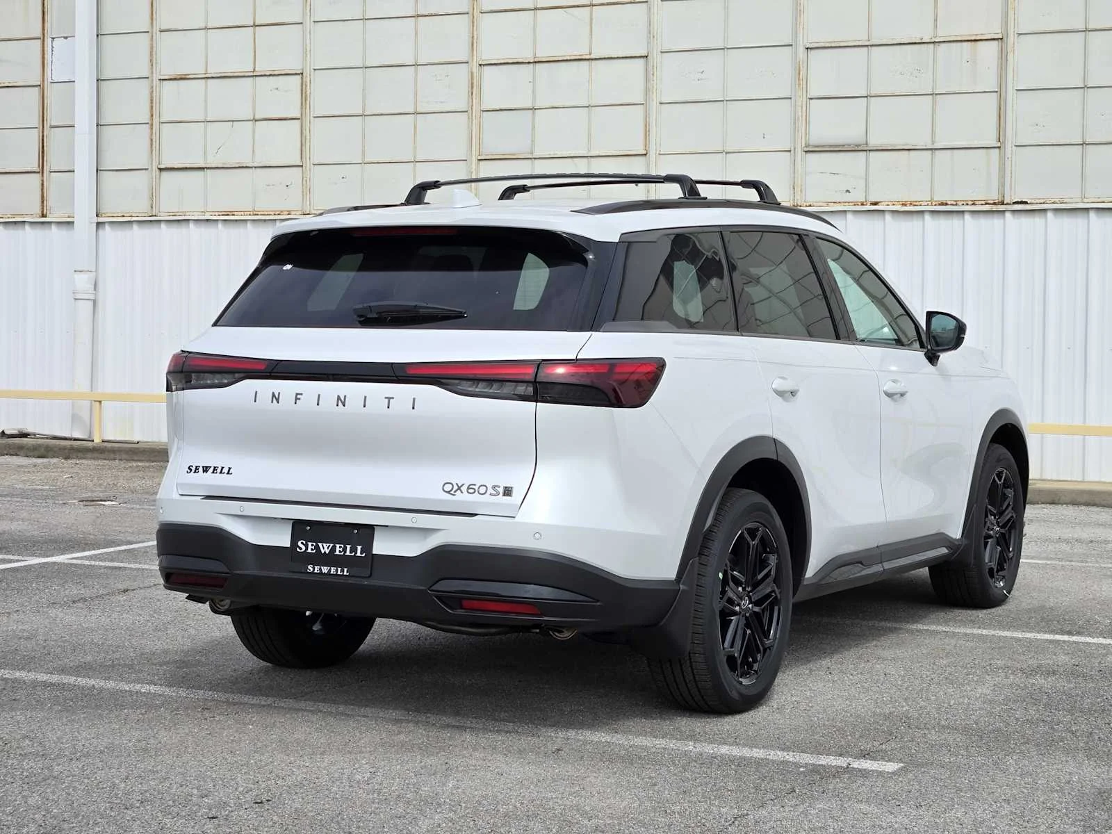 New 2026 RADIANT WHITE INFINITI Sport AWD image 4