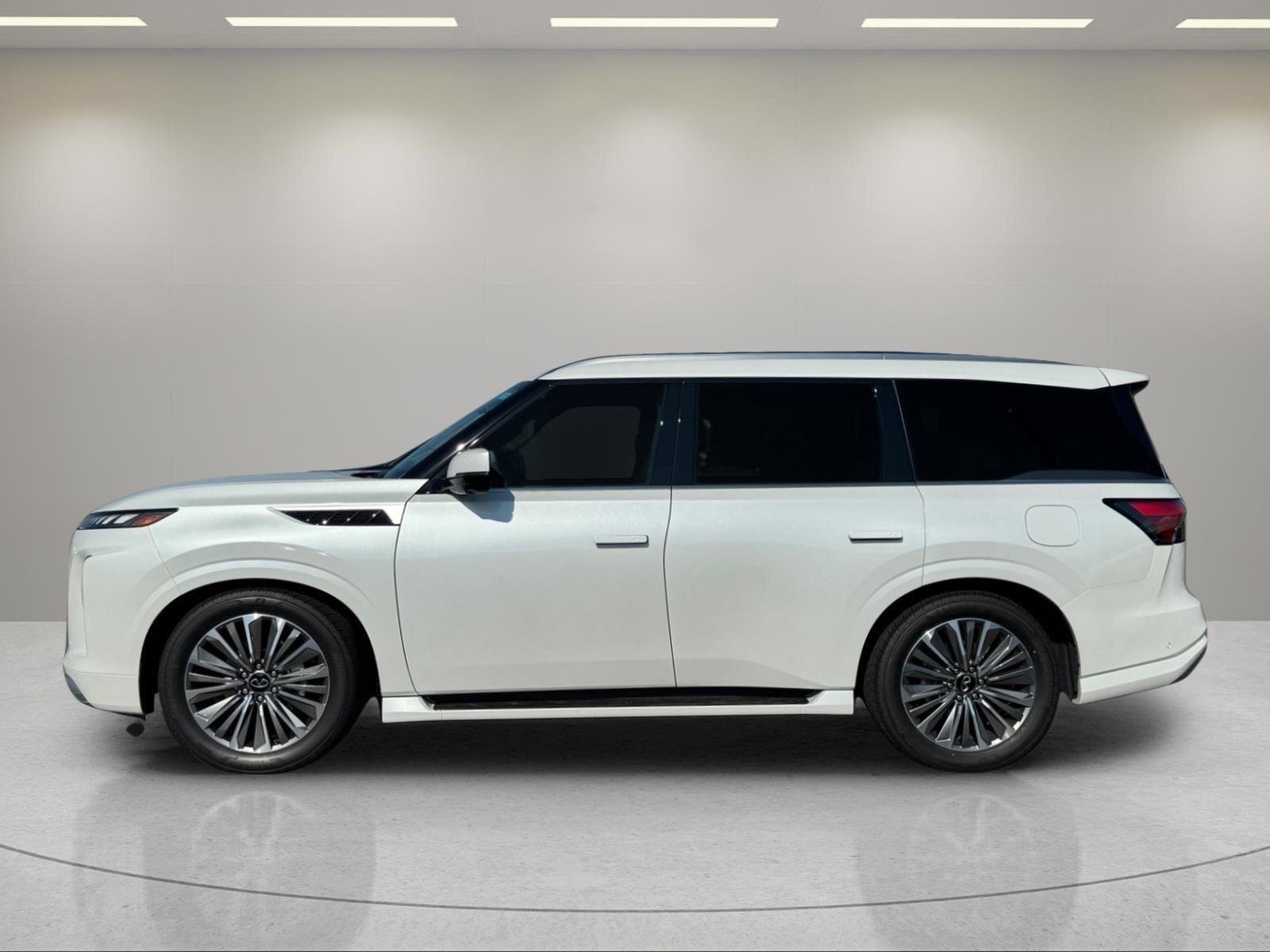 New 2027 RADIANT WHITE INFINITI Luxe 2WD image 2