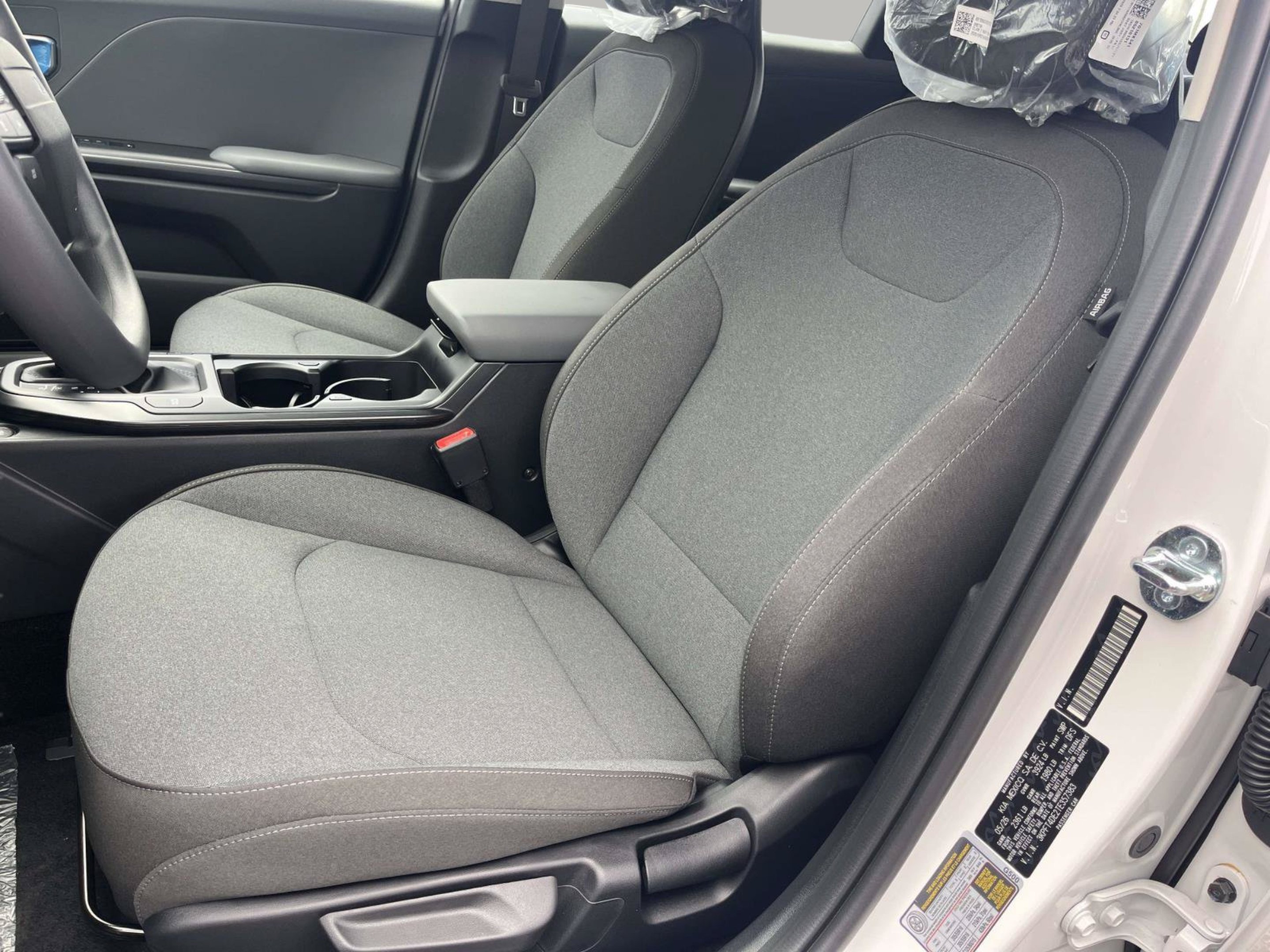 New 2026 Snow White Pearl Kia LXS image 21
