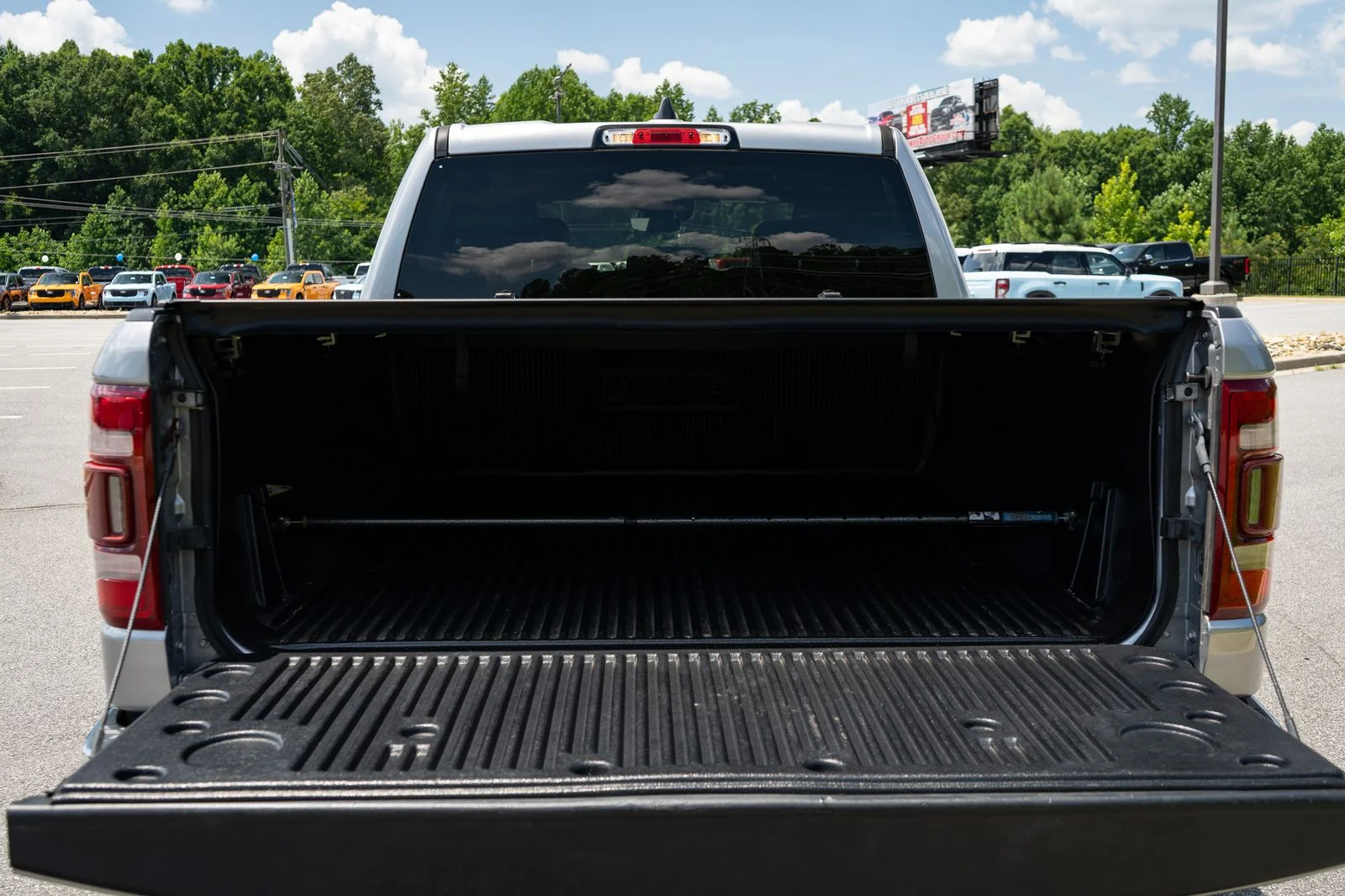 Used 2024 Silver Ram Laramie image 9