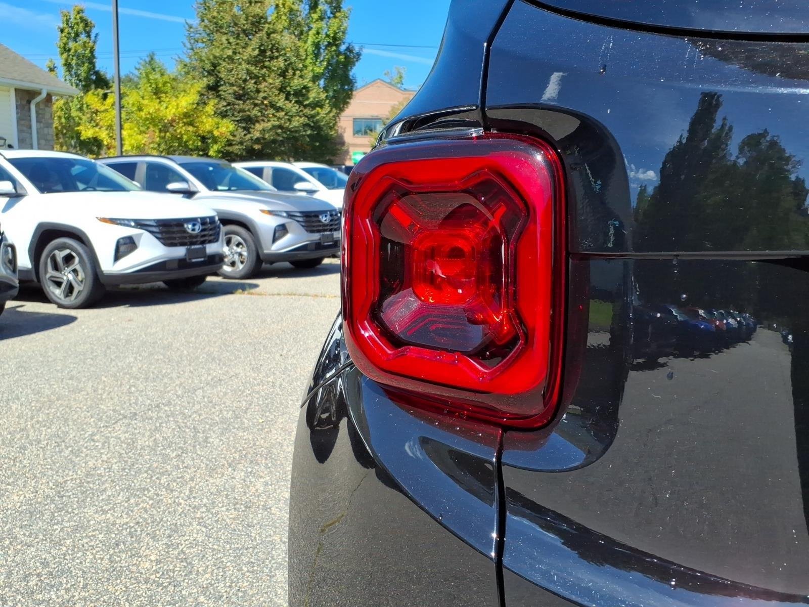 Used 2023 Black Clearcoat Jeep Limited image 15