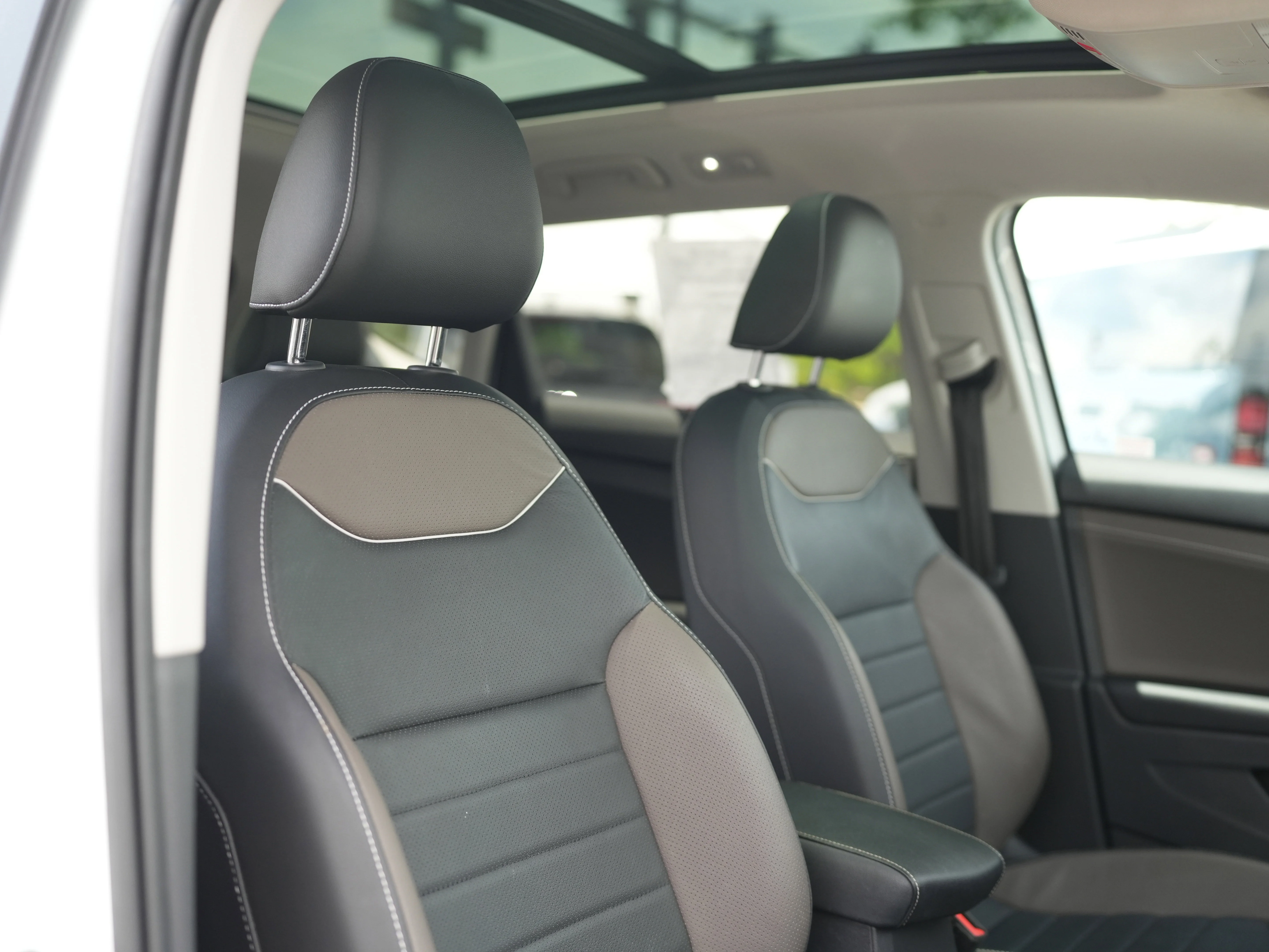 Certified Used 2023 White Volkswagen SEL image 22