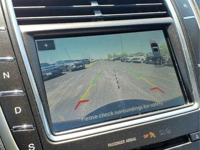 Used 2019  Lincoln Reserve image 6