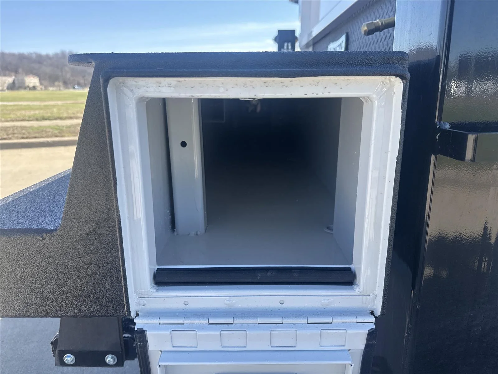 New 2026 Oxford White Ford XL image 8