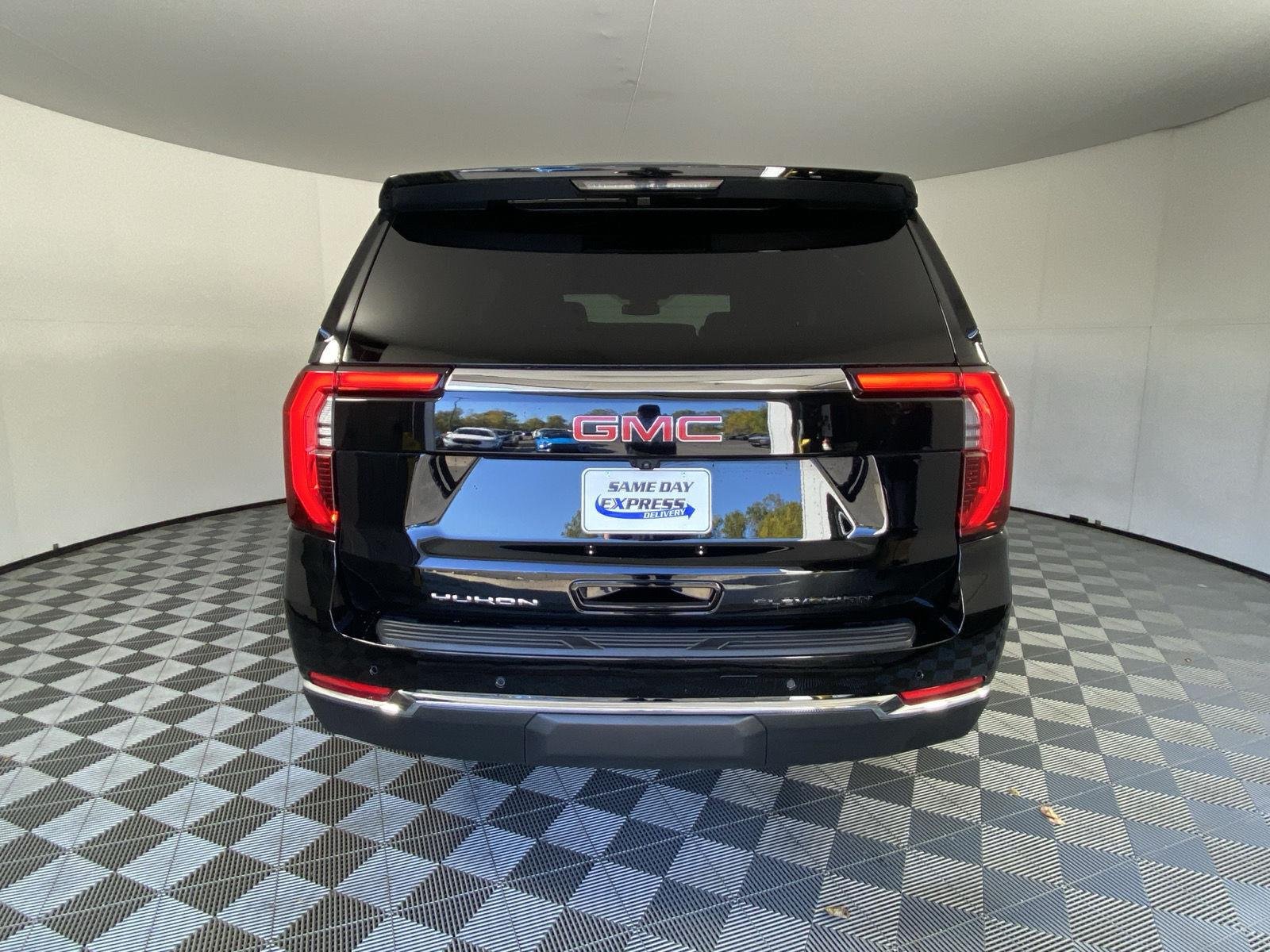 Used 2025 Onyx Black GMC Elevation image 19