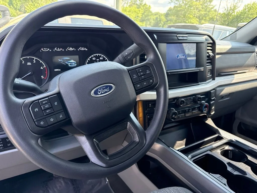 Used 2025 White Ford XLT image 4