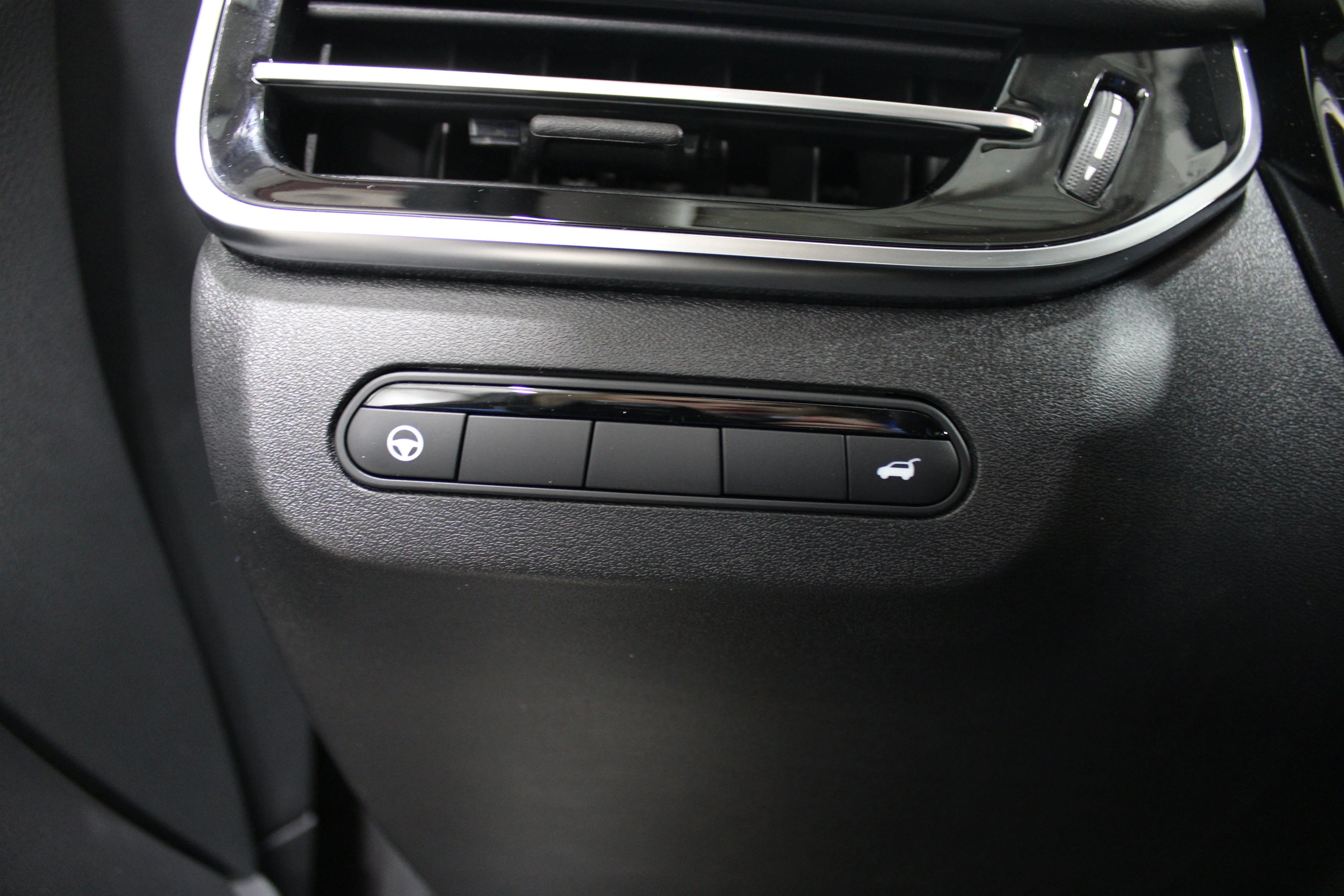 2026 INFINITI QX60 LUXE - Photo 8