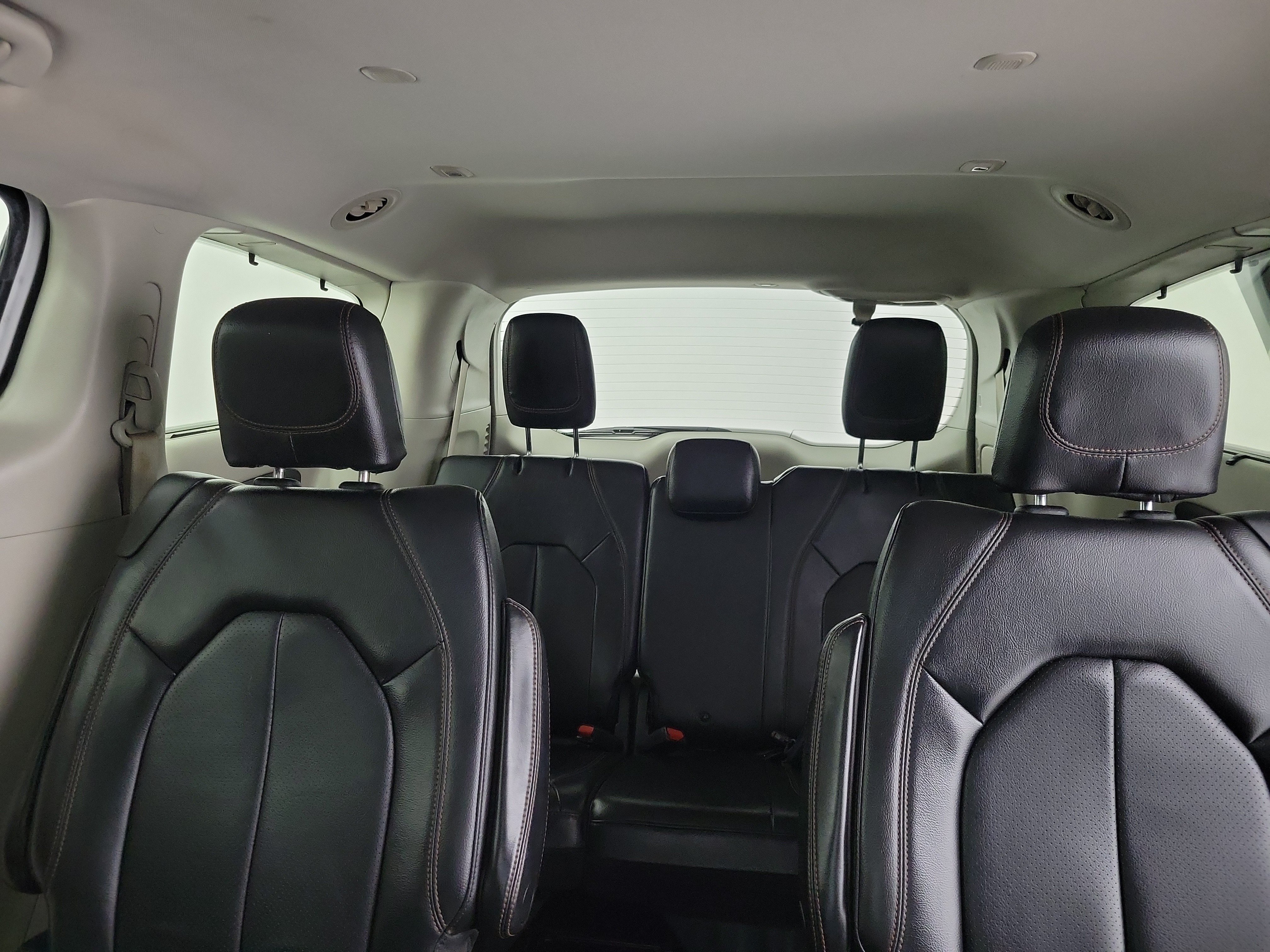 Used 2019 Bright White Clearcoat Chrysler Touring L image 11